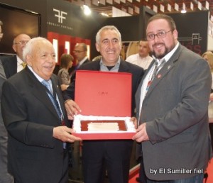 premio sumilleres en fenavin a adolfo muñoz los sumilleres manchegos premian a adolfo muñoz