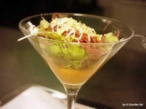 salmorejo crema de tomate con jamón y huevo duro