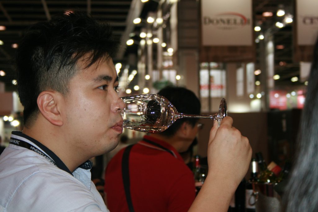 China ocupa todavía el puesto trigésimo sexto en el consumo mundial de vino