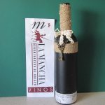 Reciclar una botella de vino de La Mancha con pintura de tiza yute y decoupage