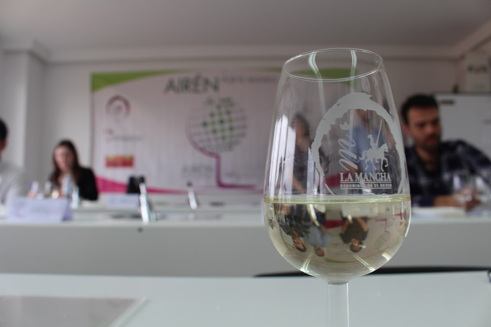 DO La Mancha copa los VI premios Airén por el mundo - Vinos de La Mancha
