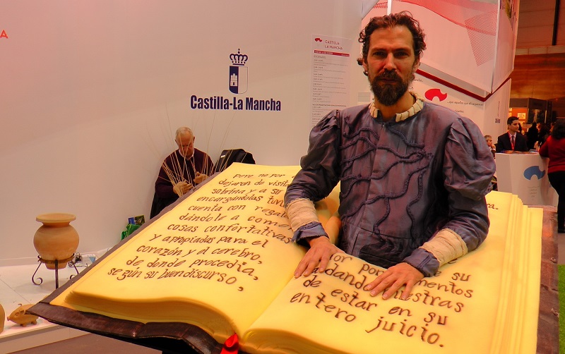 Cervantes y su reclamo literario como carta de presentación en el stand regional de Castilla La Mancha
