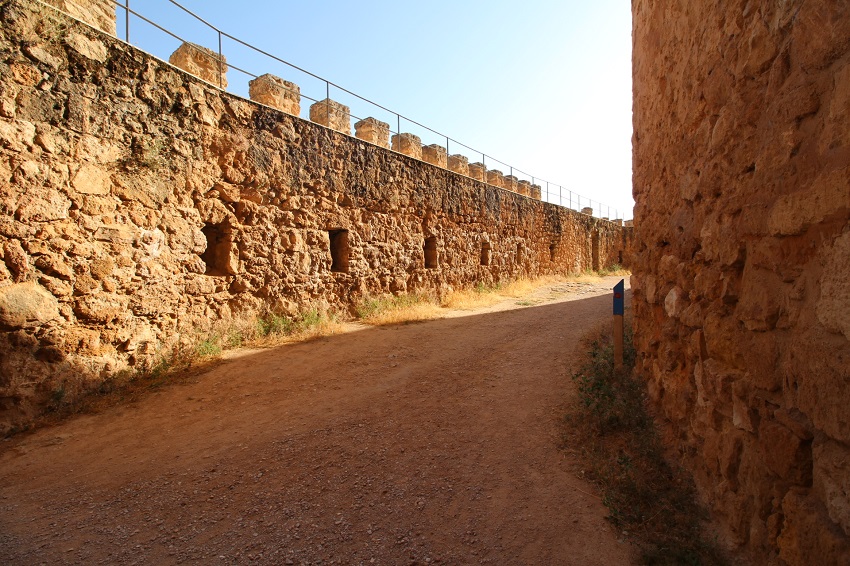 Murallas y antemurallas del Castillo de Peñarroya