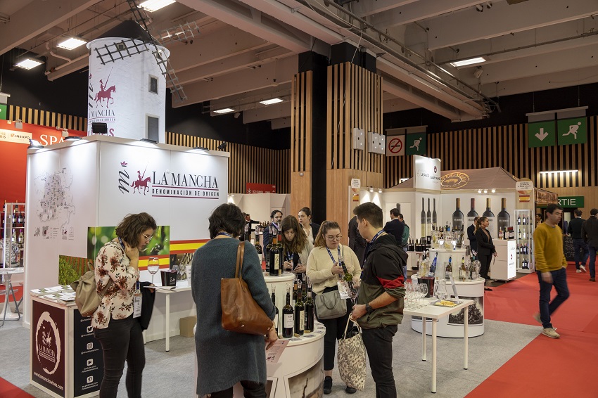 La Mancha wines stand at Wine Paris 2022