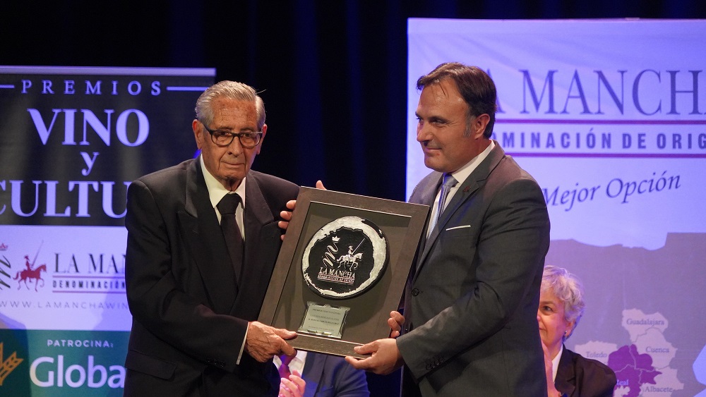 M. Garcia de la Cruz, Premio Vida dedicada al vino