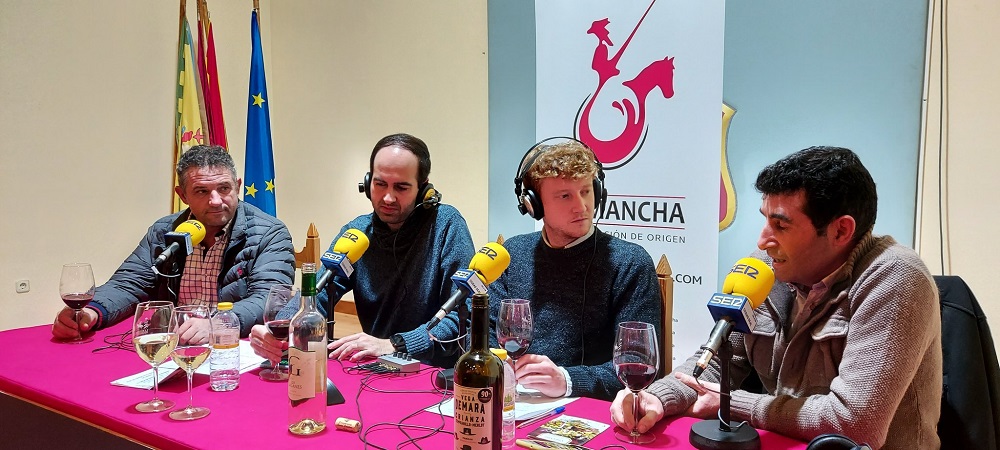 Cata de vinos de Santa Catalina y Bodegas Vega Demara en el programa radiofónico, Hoy por Hoy, de Cadena Ser Ciudad Real (29 de noviembre)