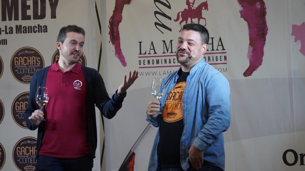 esus Arenas junto a Luis Martínez, DO La Mancha, en Catas comedy del pasado año.