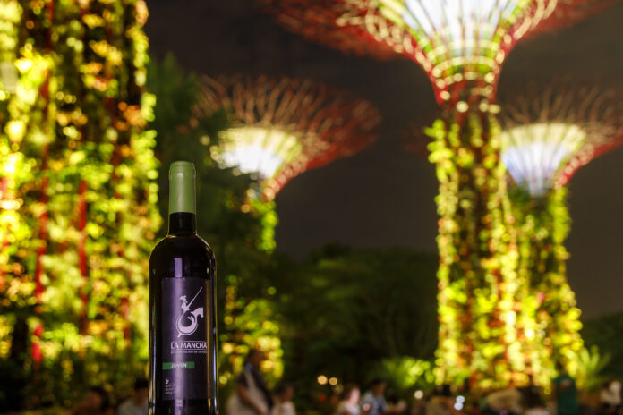 El nuevo logo de los vinos de La Mancha en Singapur