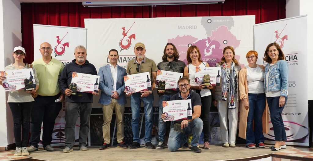 Ganadores junto a representantes del Consejo Regulador y ayuntamiento madridejense