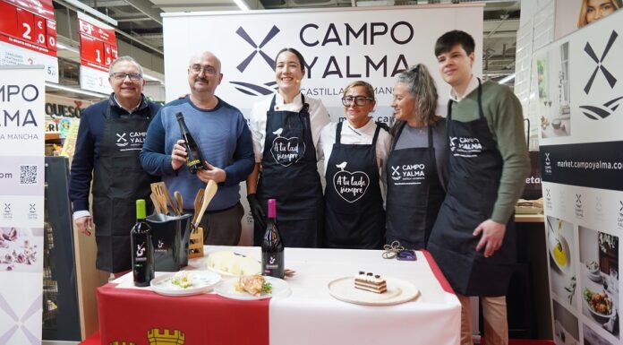 Chefs y represetantes de figuras de calidad como el queso manchego, el vino DO La Mancha, el cordero manchego y el mazapán de Toledo