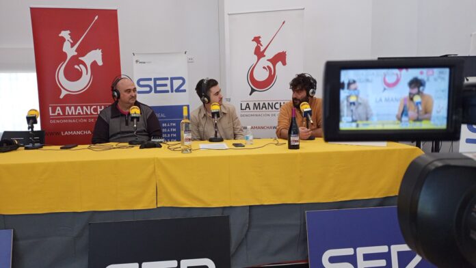 Cadena Ser emitió en directo desde el edificio Vinos del Quijote