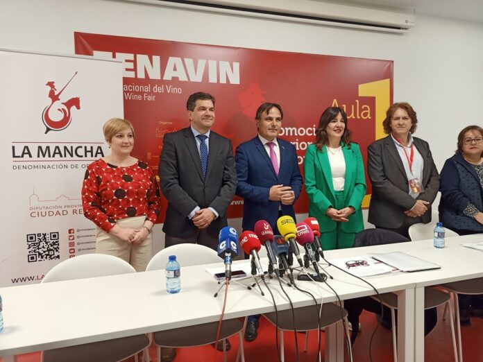 Representanes del Gobierno autonómico y Diputación de Ciudad Real