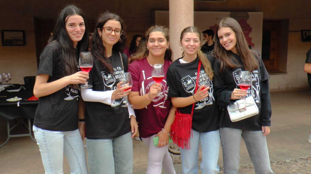 Alumnas del curso de verano 2024 al finalizar la cata