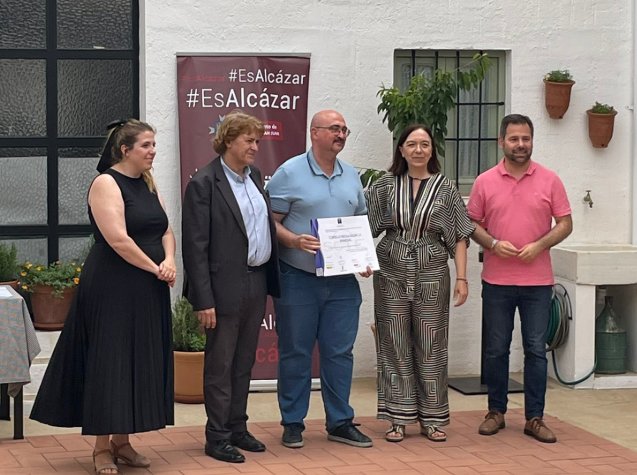 El gerente del Consejo Regulador recoge el distintivo