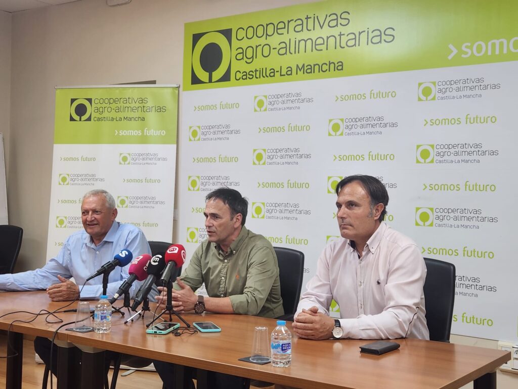 Rueda de prensa conjunta en la sede de Cooperativas