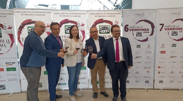 Presentación de la Fiesta de la Vendimia en el edificio Vinos del Qujijote (2)