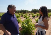 Lorena García, fascinada con el Airén de La Mancha. El documental se grabó en el mes de mayo y septiembre