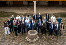 El Consejo Regulador cierra el año 2025 con la celebración de su Asamblea General Foto de brindis de vocales y trabajadores del Consejo Regulador