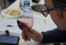 El comité de cata ya está evaluando las primeras muestras entrantes