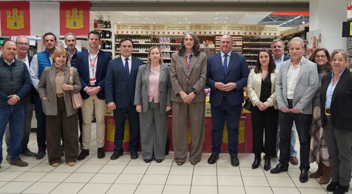 Representantes del gobierno autonómico, Denominaciones de Origen y la cadena de supermercados Alcampo