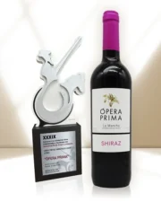 Premio Tinto Varietal SYRAH Plata - ÓPERA PRIMA