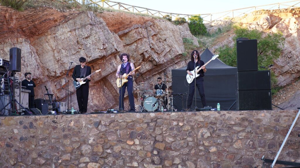 Alejo y su banda arrancaron Festial 2026