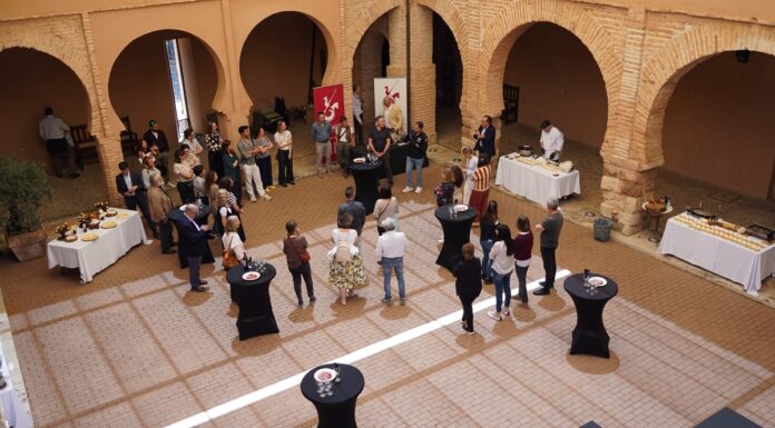 El patio Mudejar del Museo Artes Escénicas volvió a recrear el espacio para la degustación