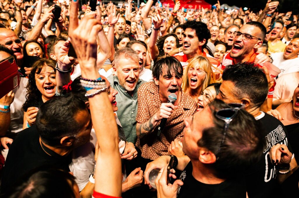Lori Meyers entregado al público de Festial 2026. Foto de @GLORIANM