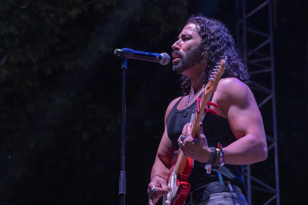 Denis velez, cantante de DenisDenis