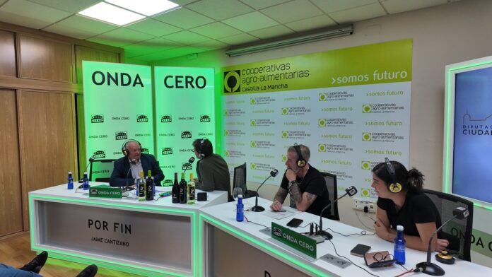 Ángel Villafranca, Presidente de Cooperativas-Agroalimentarias entrevistado en el programa 'Por fin'