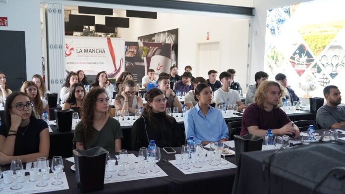 Cata comentada en el edificio Vinos del Quijote Cata comentada en el edificio Vinos del Quijote