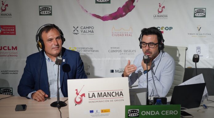 Manzanares corazón del vino manchego con Julia Otero y Onda Viajera. El Pte-. del Consejo Regulador en Onda Viajera este pasado domingo