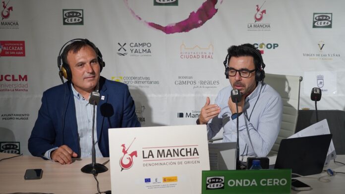 El Pte-. del Consejo Regulador en Onda Viajera este pasado domingo
