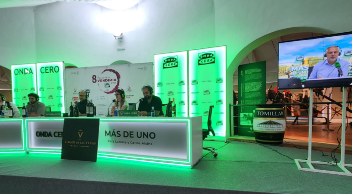 Más de uno’ convierte Virgen de las Viñas en un estudio de radio de los vinos de La Mancha Espacio para el humor con Carlos Alsina y su tramo de 'Más de Uno'