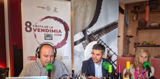 'Más de uno' junto al Primer edil de campo de Criptana, Santiago Lázaro, en la VIII Fiesta de la Vendimia