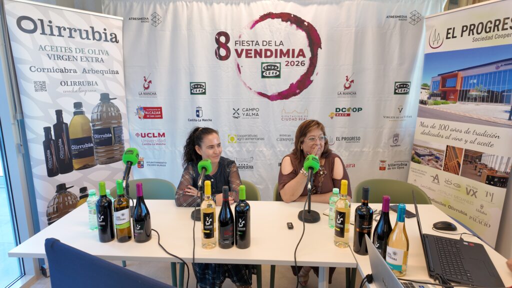María García, Export Manger junto a la alcaldesa de Villarrubia de los Ojos, Encarnación Medina